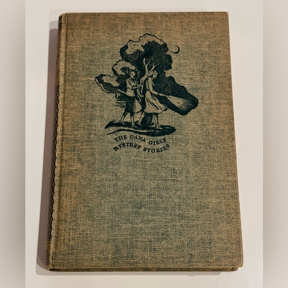 Vintage 1934 The Dana Girls - The Secret at Lone Tree Cottage by Carolyn Keene